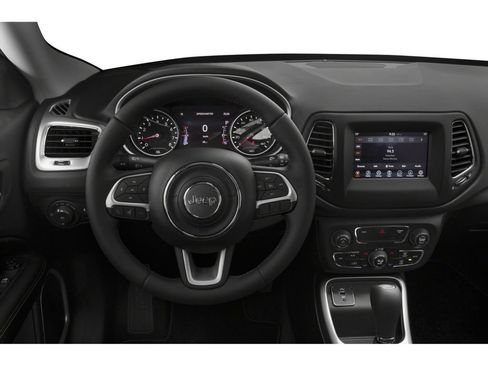 Used 2018 Jeep Compass Sport w/ Tech Group FWD image 4