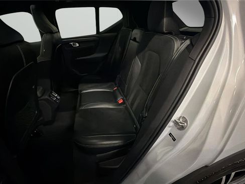 Used 2022 Volvo XC40 T5 R-Design AWD/4WD image 11