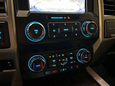 Used 2021 Ford F250 Lariat w/ Lariat Value Package image 28