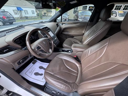 Used 2017 Lincoln MKC Reserve image 13