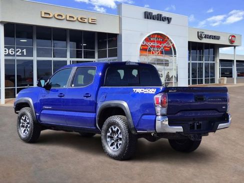 Used 2022 Toyota Tacoma TRD Off-Road AWD/4WD image 3
