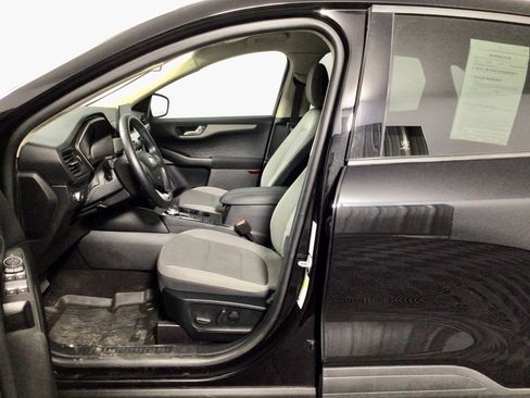 Used 2020 Ford Escape SE Sport image 16