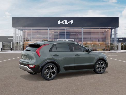 New 2025 Kia Niro SX Touring image 6
