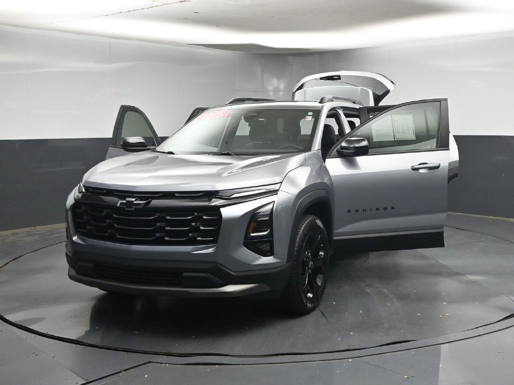Used 2026 Chevrolet Equinox LT w/ Convenience Package II FWD image 43