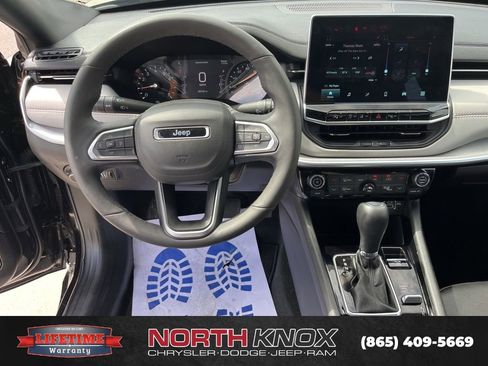 Used 2025 Jeep Compass Limited AWD/4WD image 7