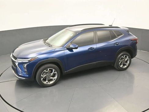 Used 2024 Chevrolet Trax LT FWD image 42