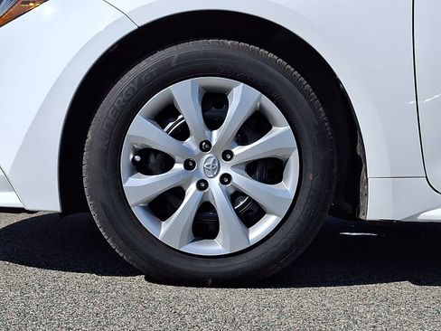 Used 2024 Toyota Corolla LE FWD image 11