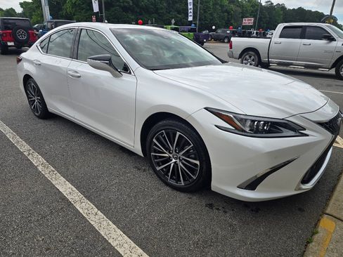 Used 2025 Lexus ES 350 w/ Premium Package FWD image 1