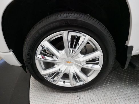 Certified 2023 Chevrolet Silverado 1500 High Country w/ Technology Package image 25