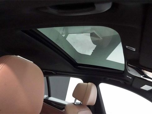 Used 2020 BMW 530i w/ Convenience Package image 26