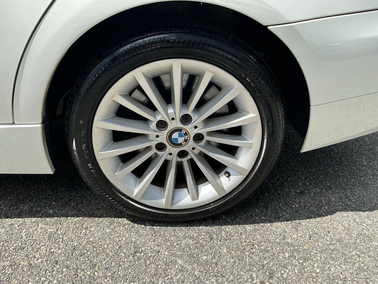 Used 2011 BMW 335i xDrive Sedan AWD/4WD image 11