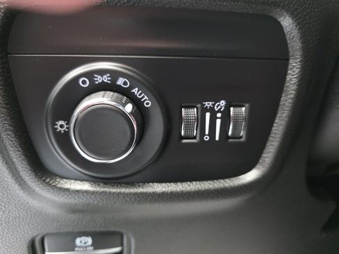 Used 2023 Jeep Grand Cherokee Altitude image 28