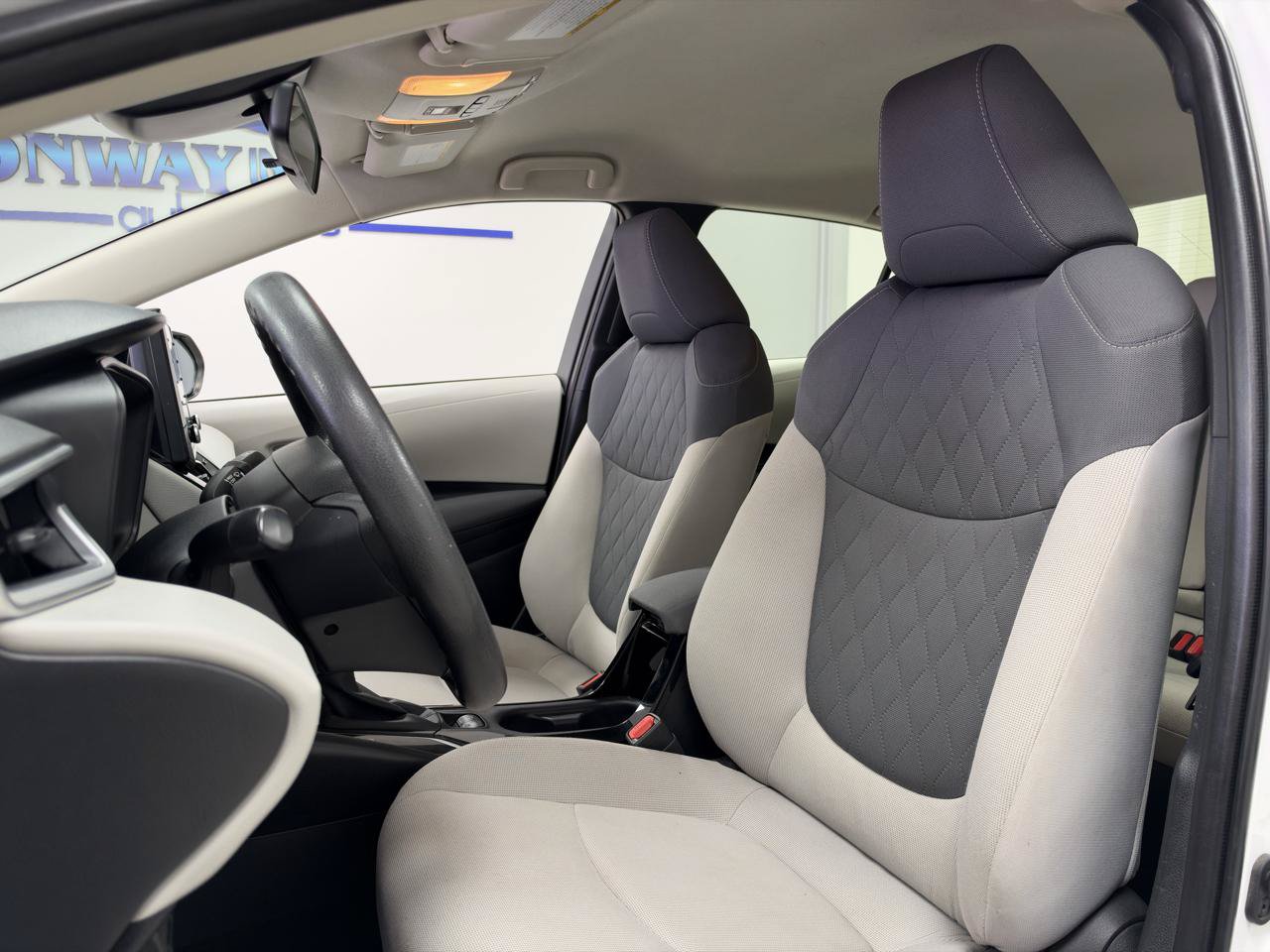 Used 2022 Toyota Corolla LE FWD image 11