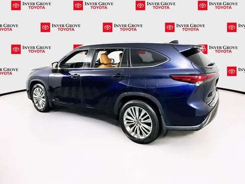 Used 2023 Toyota Highlander Platinum AWD/4WD image 7
