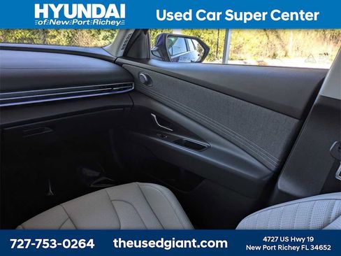 Used 2026 Hyundai Elantra Limited w/ Cargo Package image 18