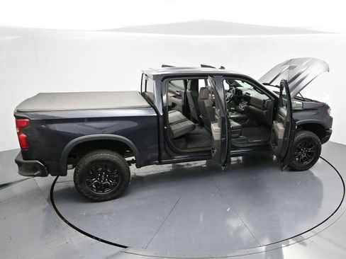 Used 2022 Chevrolet Silverado 1500 ZR2 w/ Technology Package image 38