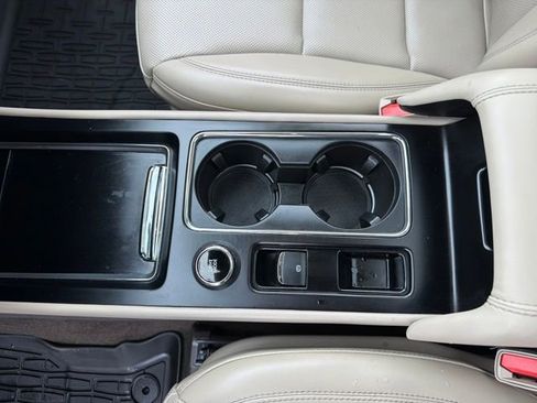 Used 2024 Lincoln Corsair AWD w/ Equipment Group 101A image 31