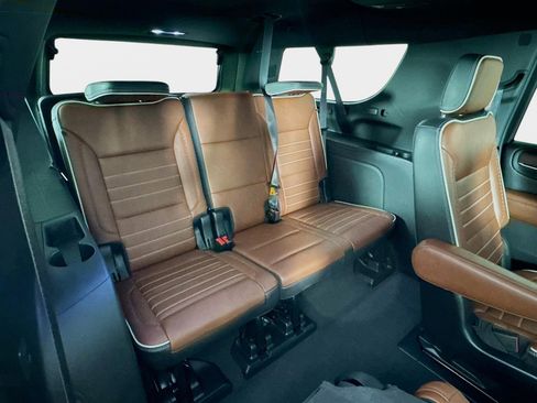 Used 2024 GMC Yukon XL Denali Ultimate AWD/4WD image 30