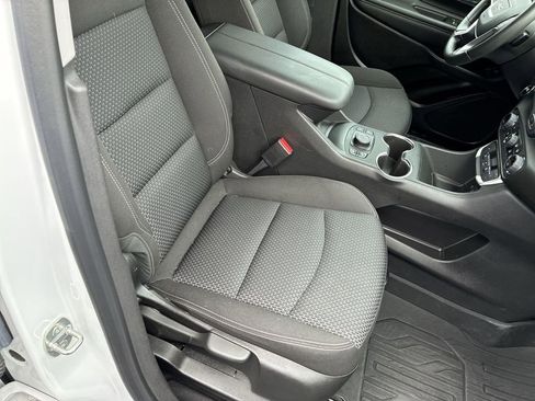Used 2024 GMC Terrain SLE w/ Driver Convenience Package FWD image 22