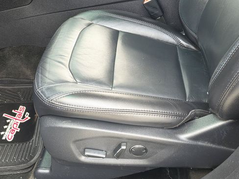 Used 2017 Ford Explorer XLT w/ Equipment Group 202A FWD image 12