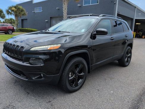 Used 2015 Jeep Cherokee Latitude AWD/4WD image 9