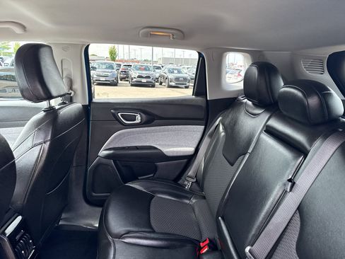 Used 2022 Jeep Compass Latitude w/ Convenience Group AWD/4WD image 33