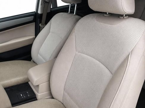 Used 2015 Subaru Outback 2.5i Premium AWD/4WD image 5