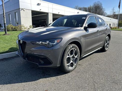 New 2026 Alfa Romeo Stelvio Sprint w/ Convenience Package AWD/4WD image 4