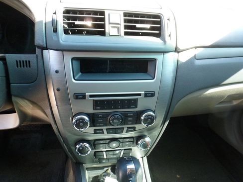 Used 2012 Ford Fusion SE image 13