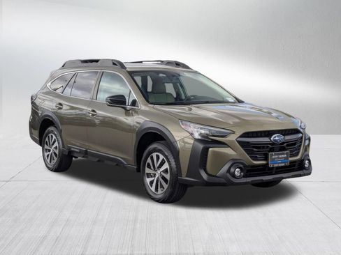 Used 2024 Subaru Outback Premium AWD/4WD image 7