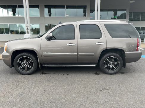 Used 2013 GMC Yukon Denali image 7