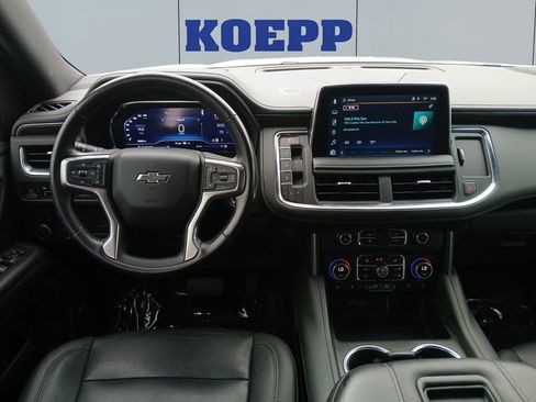 Used 2022 Chevrolet Tahoe Z71 w/ Luxury Package AWD/4WD image 12
