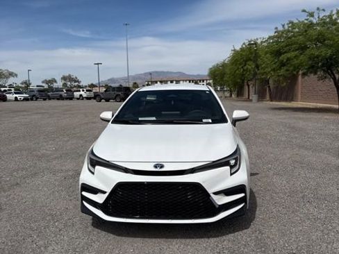 Used 2024 Toyota Corolla SE image 2