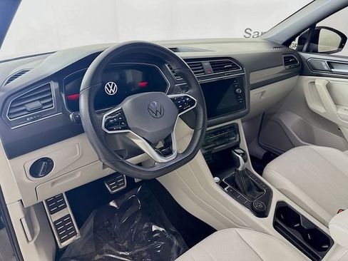 Used 2023 Volkswagen Tiguan SE R-Line image 9