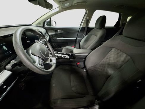 Used 2023 Kia Sportage LX image 15