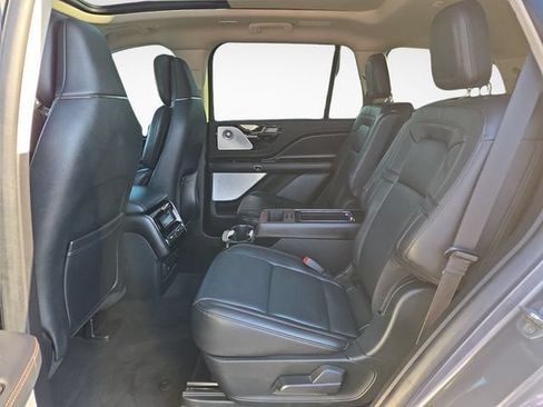 Used 2021 Lincoln Aviator Reserve w/ Equipment Group 208A RWD image 16