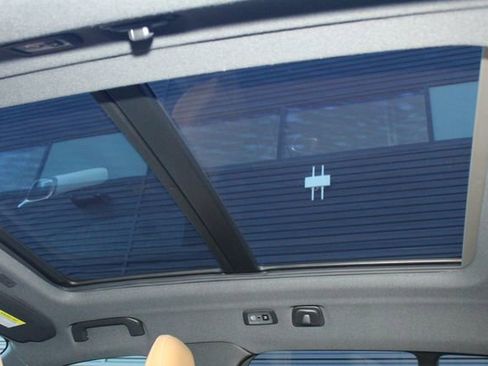 Used 2020 Volvo XC40 T5 Momentum w/ Protection Package Premier image 26