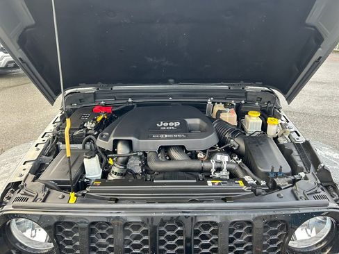 Used 2021 Jeep Gladiator Willys image 29