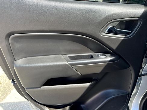 Used 2016 Chevrolet Colorado LT w/ LT Convenience Package image 22