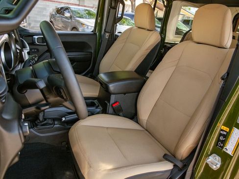 Used 2023 Jeep Wrangler Unlimited AWD/4WD image 13