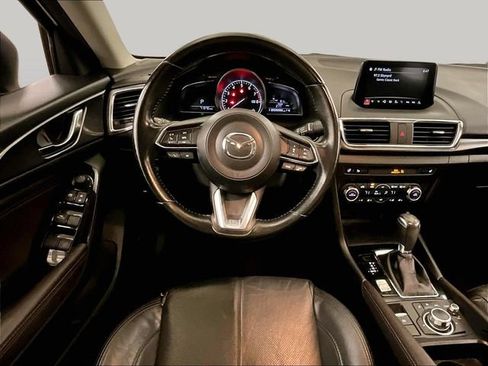 Used 2018 MAZDA MAZDA3 Grand Touring w/ Premium Equipment Package FWD image 5