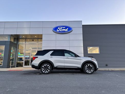 New 2026 Ford Explorer Platinum w/ LUX Leather Package image 9