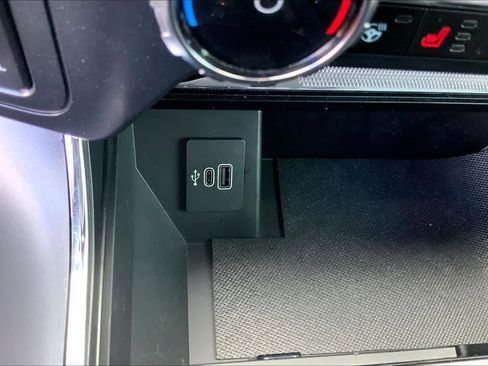 Used 2025 Ford F150 Lariat w/ Equipment Group 501A Mid image 31