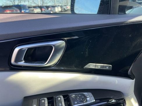 Certified 2024 Kia Carnival SX Prestige image 30