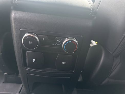 Used 2022 Ford Explorer XLT w/ Equipment Group 202A image 16