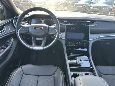 New 2025 Jeep Grand Cherokee Limited w/ Luxury Tech Group II image 21