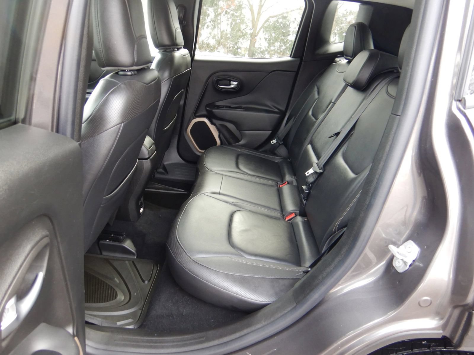 Used 2016 Jeep Renegade Limited AWD/4WD image 17