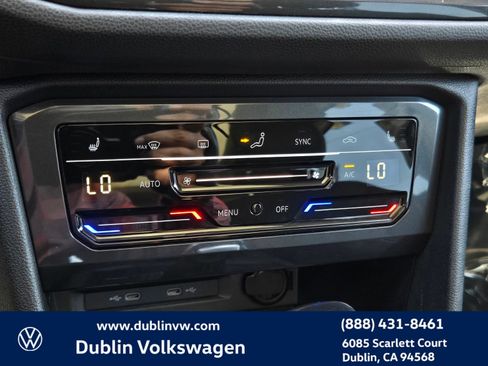 Used 2023 Volkswagen Tiguan SE w/ Panoramic Sunroof Package FWD image 20