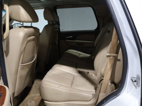 Used 2007 GMC Yukon SLT w/ SLT Preferred Equipment Group image 7