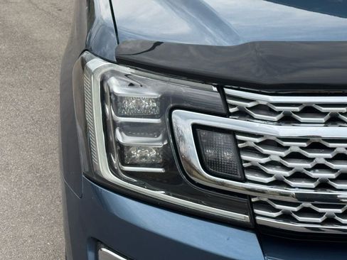 Used 2018 Ford Expedition Platinum image 12